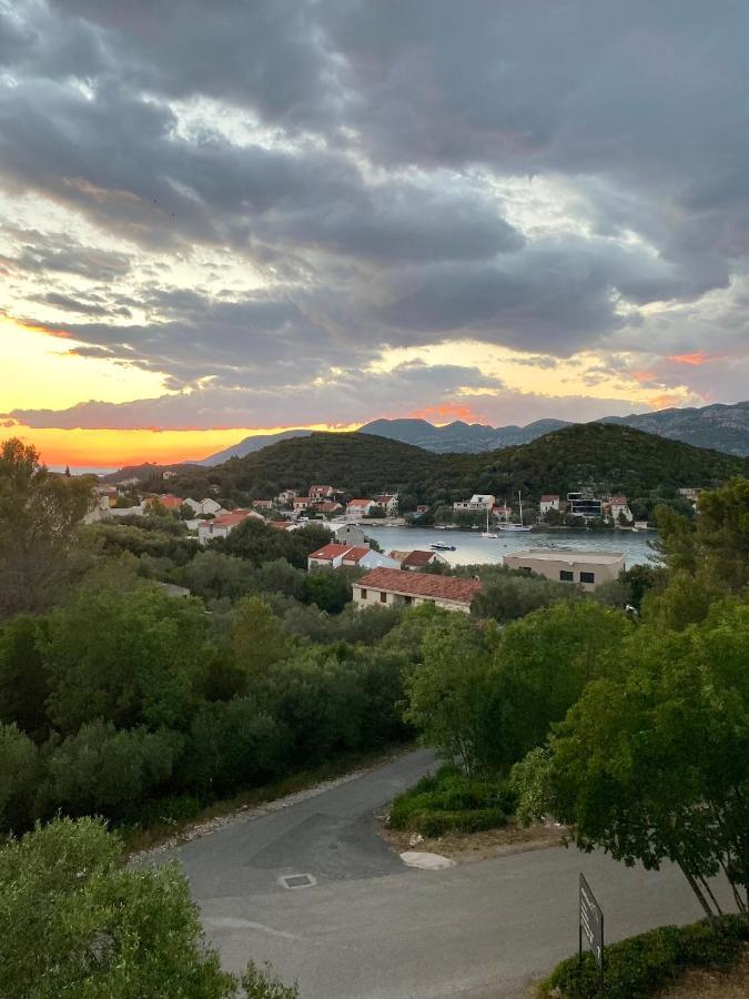 Apartmani Luka Zrnovo Eksteriør bilde