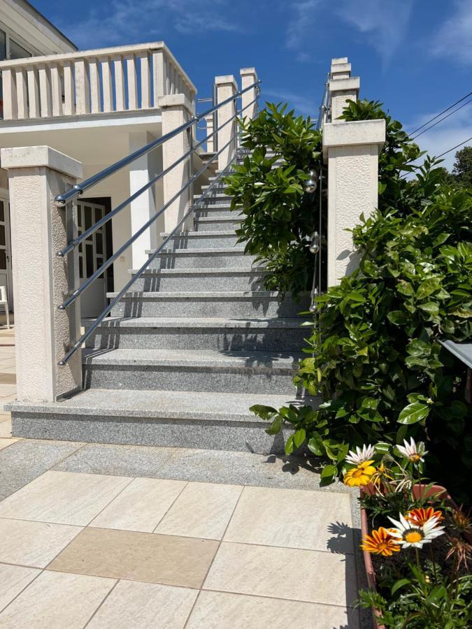 Apartmani Luka Zrnovo Eksteriør bilde